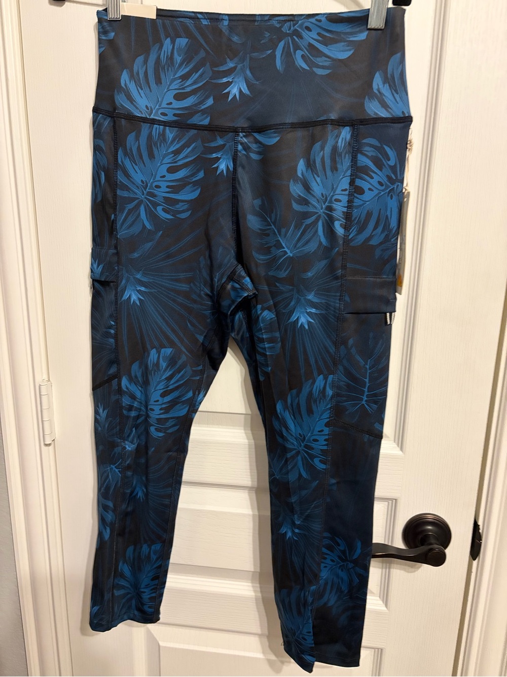 NWT women’s C&C leggings - Picture 2 of 6